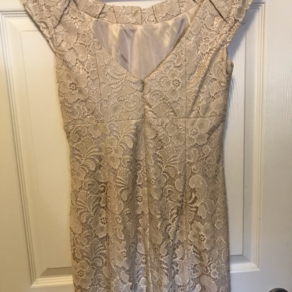 Cream lace formal dress. Size 8 - Picture 3 of 4
